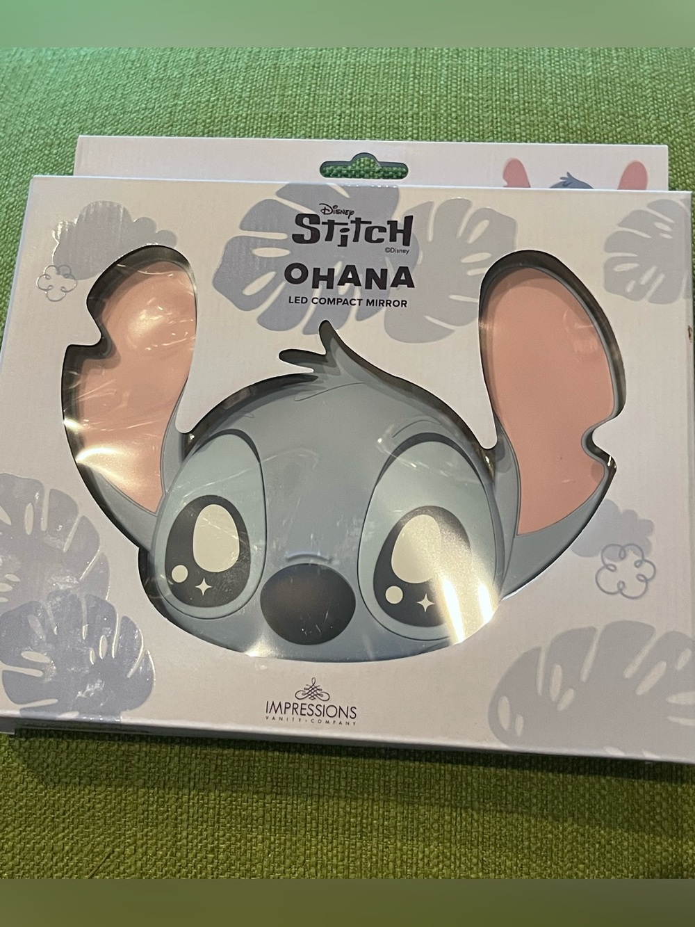 STITCH Ohana LED Compact Mirror - Picture 5 of 5